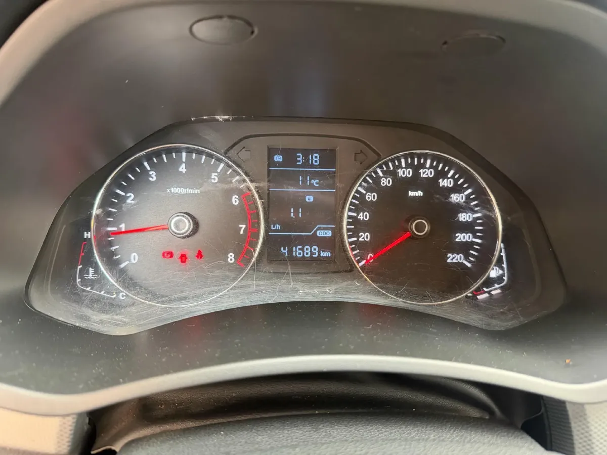 2017 FAW Senia R7 1.5T 150HP L4 5MT,autocango,china used car exporter,china ev exporter,chinese used car exporter,chinese used ev exporter