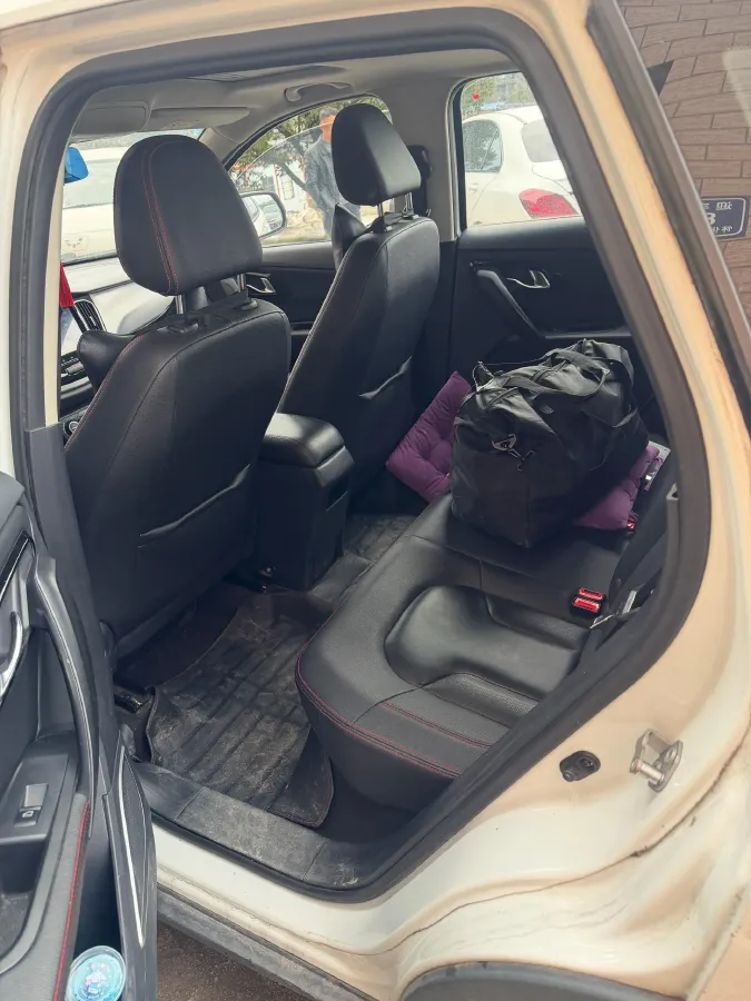 2017 FAW Senia R7 1.5T 150HP L4 5MT,autocango,china used car exporter,china ev exporter,chinese used car exporter,chinese used ev exporter