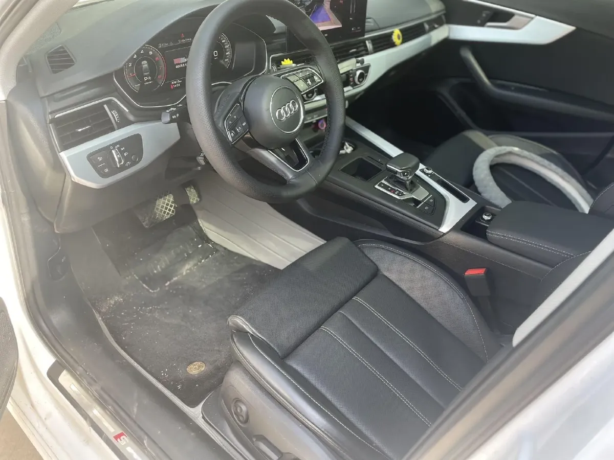 2023 Audi A4L 2.0T 190HP L4 7DCT,autocango,china used car exporter,china ev exporter,chinese used car exporter,chinese used ev exporter