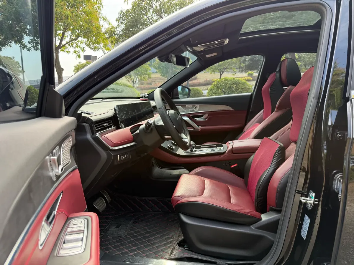 2021 Chery Tiggo 8 Plus 1.6T 197HP L4 7DCT,autocango,china used car exporter,china ev exporter,chinese used car exporter,chinese used ev exporter