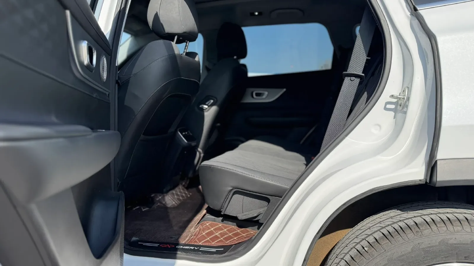 2025 Chery Tiggo 8 Plus 1.6T 197HP L4 7DCT,autocango,china used car exporter,china ev exporter,chinese used car exporter,chinese used ev exporter