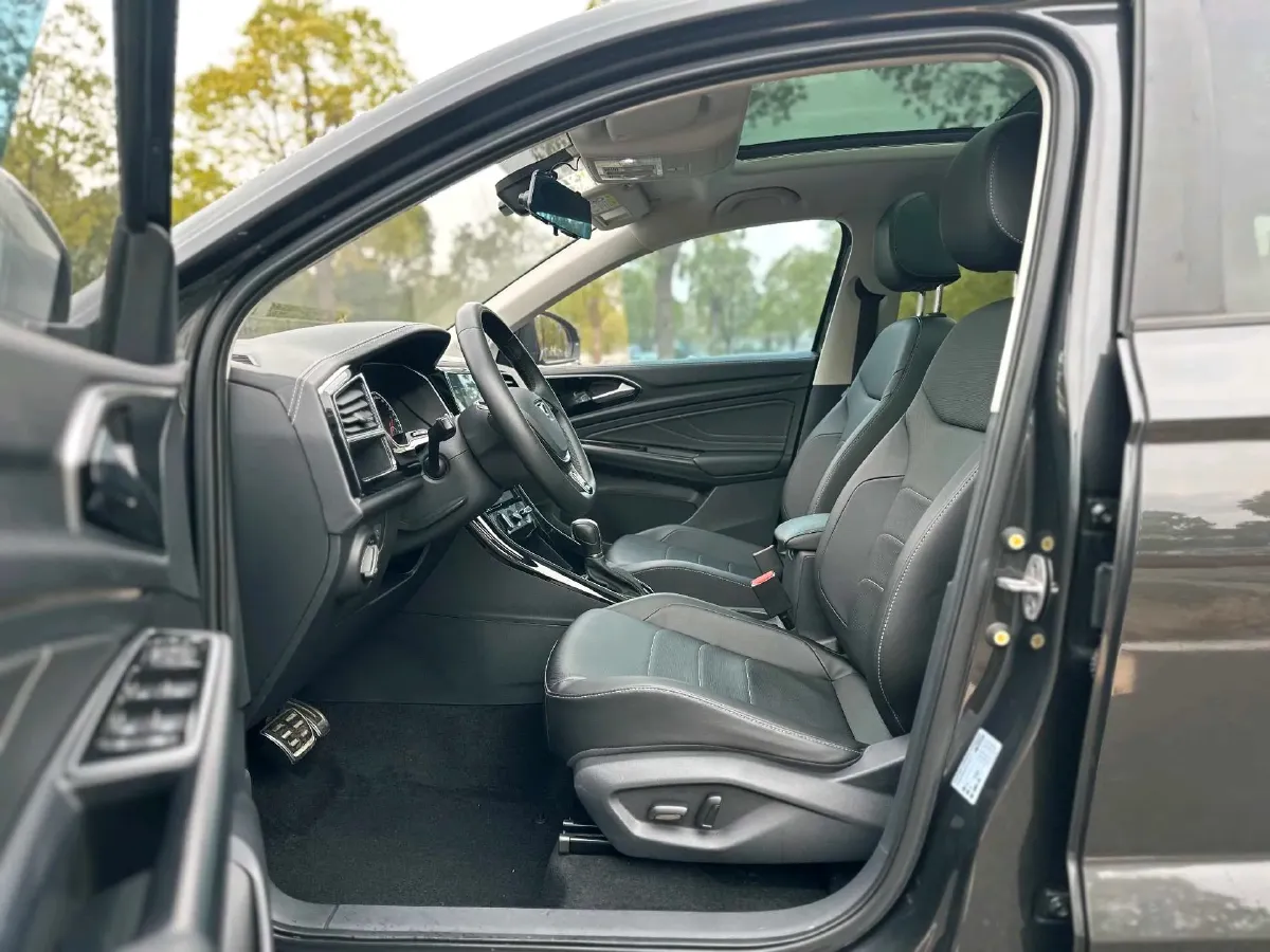 2022 Jetta VS7 1.4T 150HP L4 6AT,autocango,china used car exporter,china ev exporter,chinese used car exporter,chinese used ev exporter