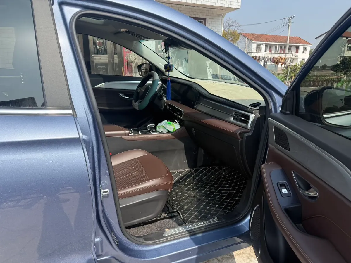 2023 Jetour X90 Plus 1.6T 197HP L4 7DCT,autocango,china used car exporter,china ev exporter,chinese used car exporter,chinese used ev exporter