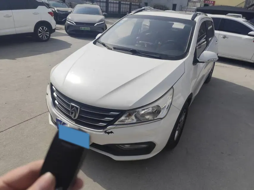 2016 BaoJun 310 1.2L 82HP L4 5MT,autocango,china used car exporter,china ev exporter,chinese used car exporter,chinese used ev exporter