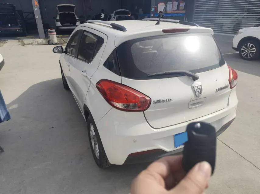 2016 BaoJun 310 1.2L 82HP L4 5MT,autocango,china used car exporter,china ev exporter,chinese used car exporter,chinese used ev exporter