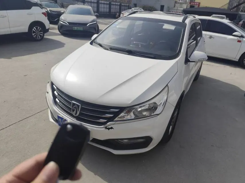 2016 BaoJun 310 1.2L 82HP L4 5MT,autocango,china used car exporter,china ev exporter,chinese used car exporter,chinese used ev exporter