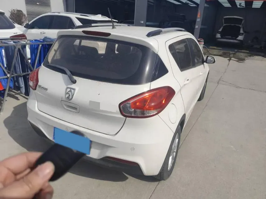 2016 BaoJun 310 1.2L 82HP L4 5MT,autocango,china used car exporter,china ev exporter,chinese used car exporter,chinese used ev exporter
