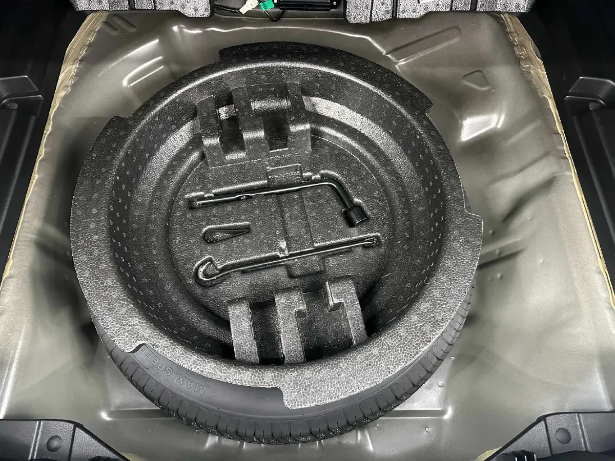 2021 Haval M6 1.5T 150HP L4 7DCT,autocango,china used car exporter,china ev exporter,chinese used car exporter,chinese used ev exporter