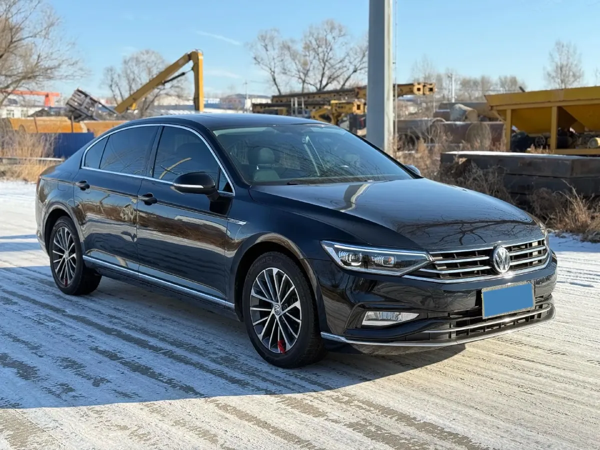 2020 Volkswagen Magotan 2.0T 186HP L4 7DCT,autocango,china used car exporter,china ev exporter,chinese used car exporter,chinese used ev exporter