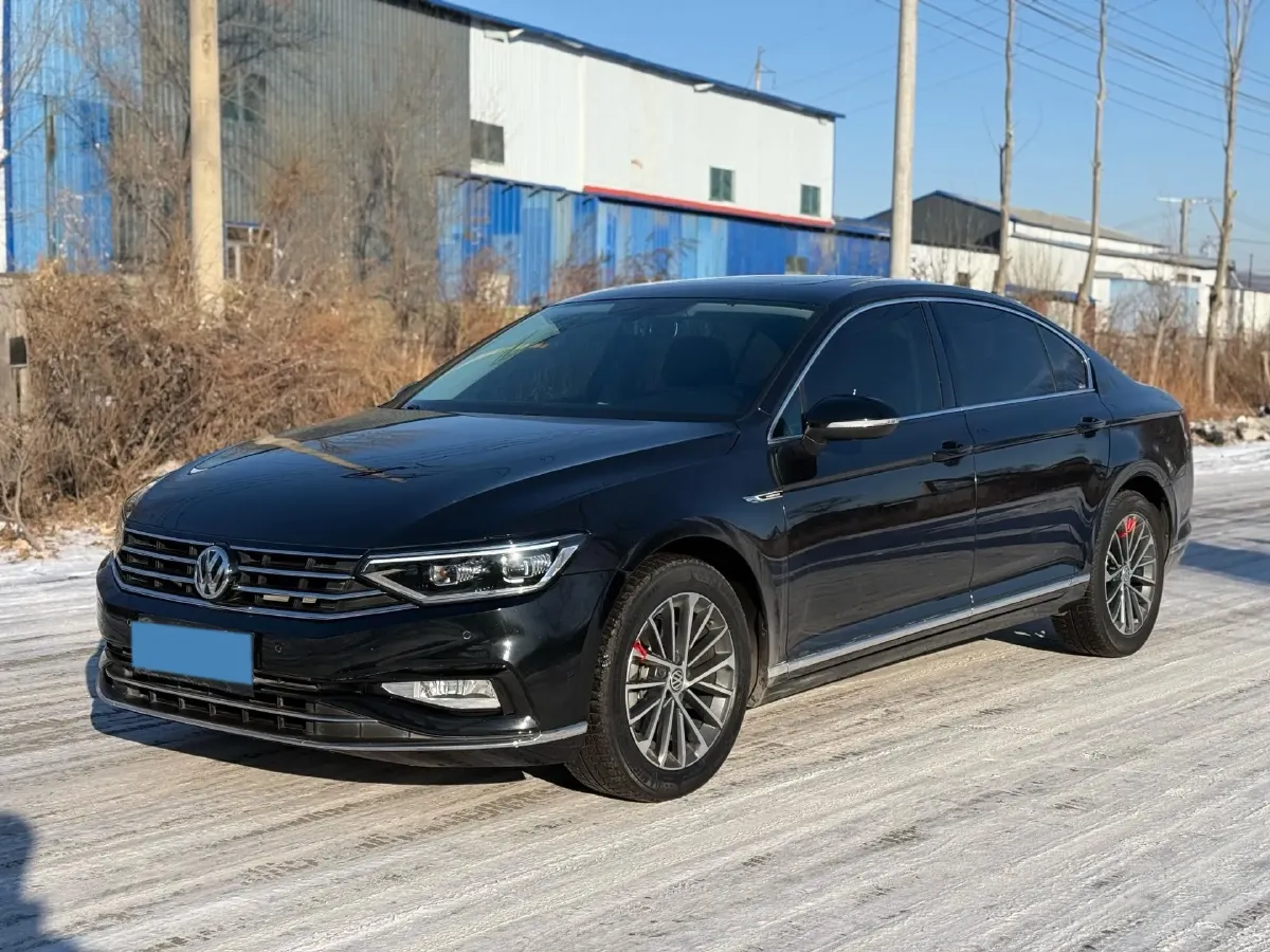 2020 Volkswagen Magotan 2.0T 186HP L4 7DCT,autocango,china used car exporter,china ev exporter,chinese used car exporter,chinese used ev exporter