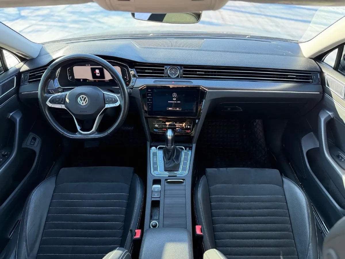 2020 Volkswagen Magotan 2.0T 186HP L4 7DCT,autocango,china used car exporter,china ev exporter,chinese used car exporter,chinese used ev exporter