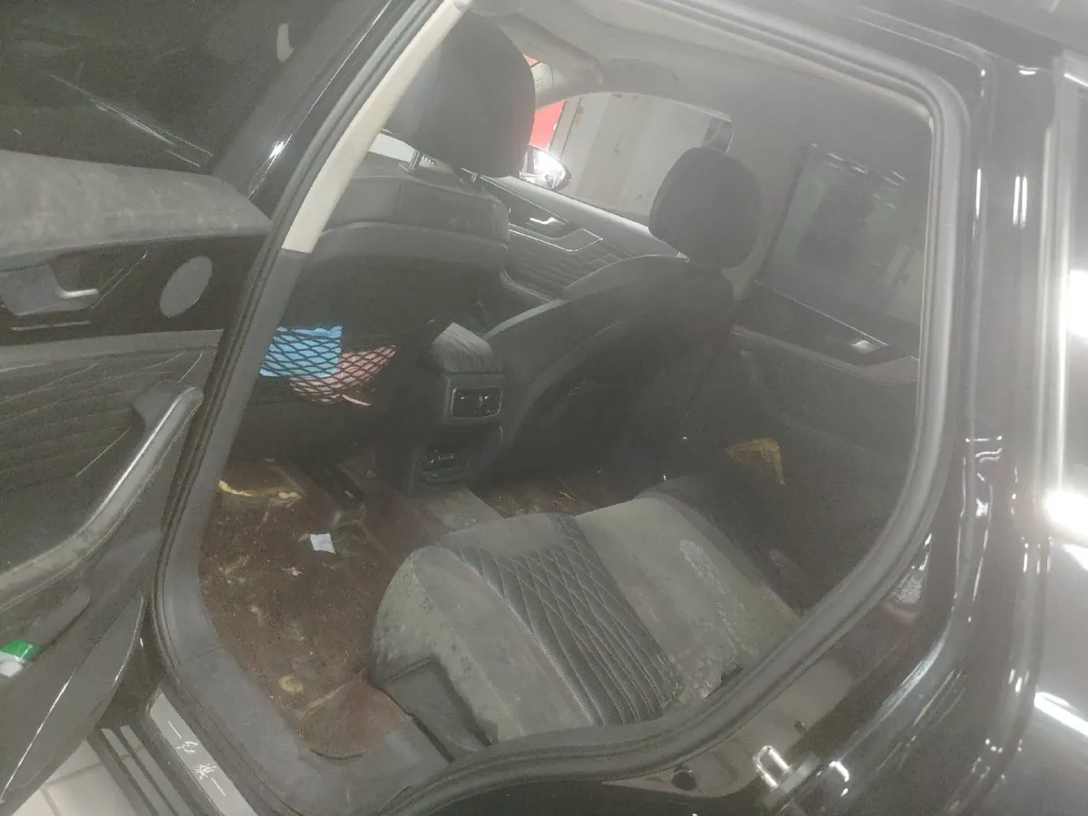 2022 HongQi HS5 2.0T 224HP L4 6AT,autocango,china used car exporter,china ev exporter,chinese used car exporter,chinese used ev exporter