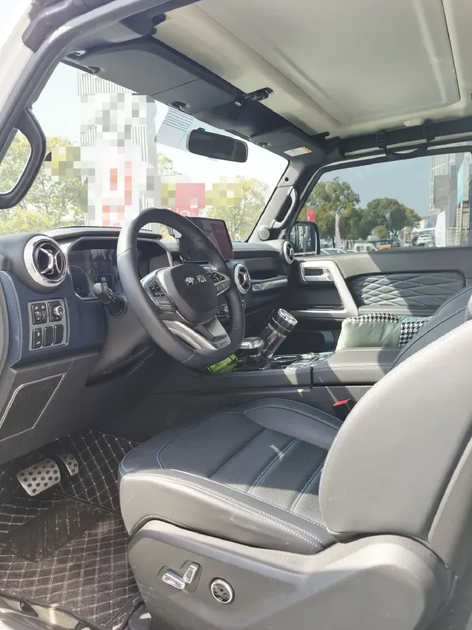 2024 Beijing BJ40 2.0T 224HP L4 8AT,autocango,china used car exporter,china ev exporter,chinese used car exporter,chinese used ev exporter