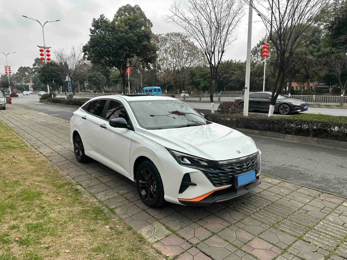 2023 DongFeng Aeolus YiXuan 1.5L 125HP L4 6DCT,autocango,china used car exporter,china ev exporter,chinese used car exporter,chinese used ev exporter