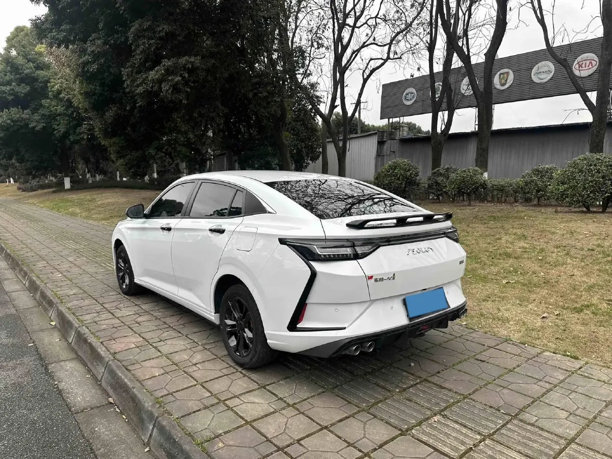 2023 DongFeng Aeolus YiXuan 1.5L 125HP L4 6DCT,autocango,china used car exporter,china ev exporter,chinese used car exporter,chinese used ev exporter