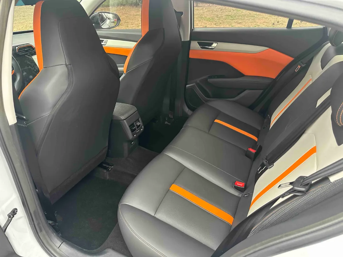 2023 DongFeng Aeolus YiXuan 1.5L 125HP L4 6DCT,autocango,china used car exporter,china ev exporter,chinese used car exporter,chinese used ev exporter