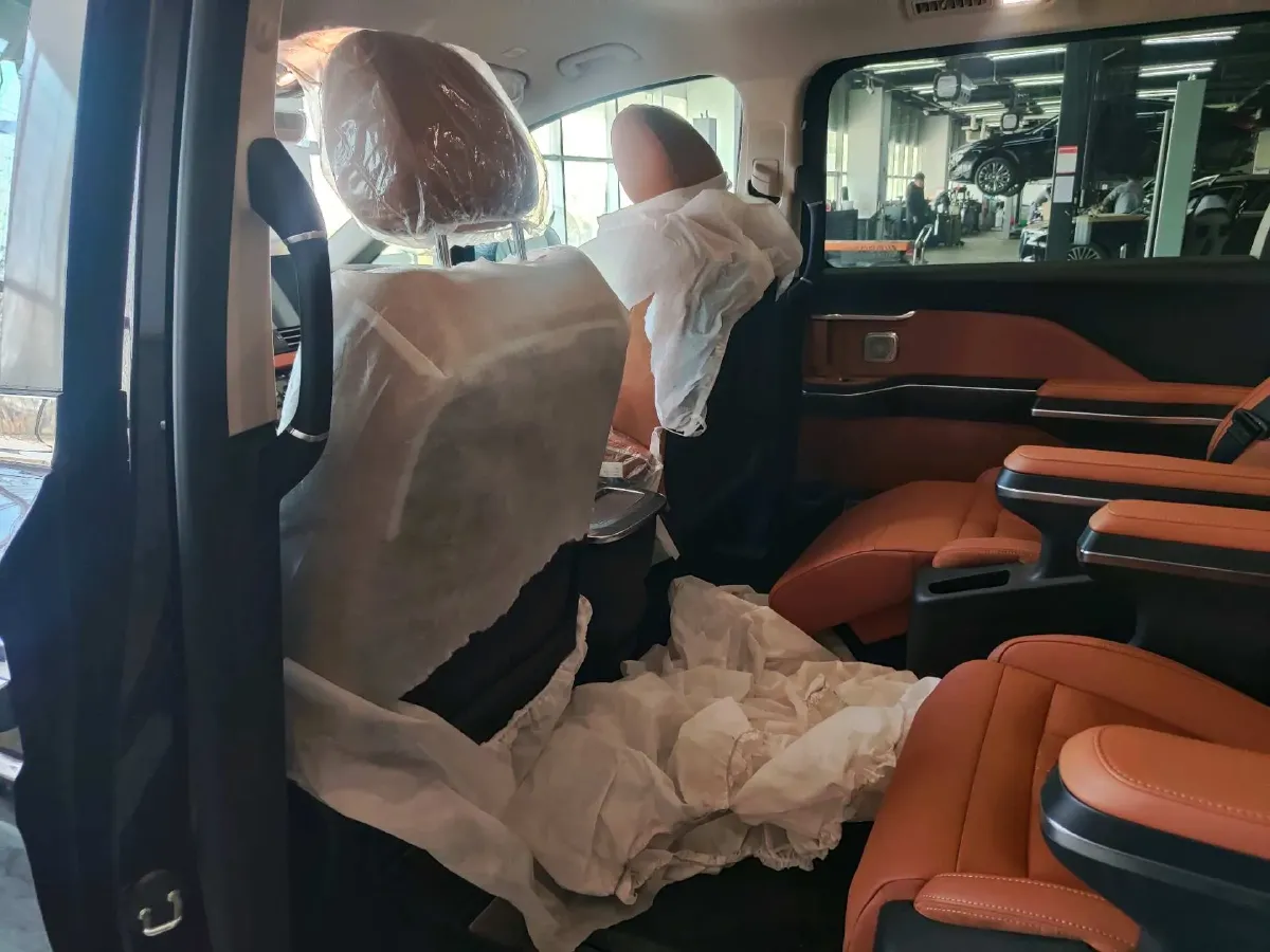 2023 HongQi HQ9 2.0T 252HP L4 8AT,autocango,china used car exporter,china ev exporter,chinese used car exporter,chinese used ev exporter