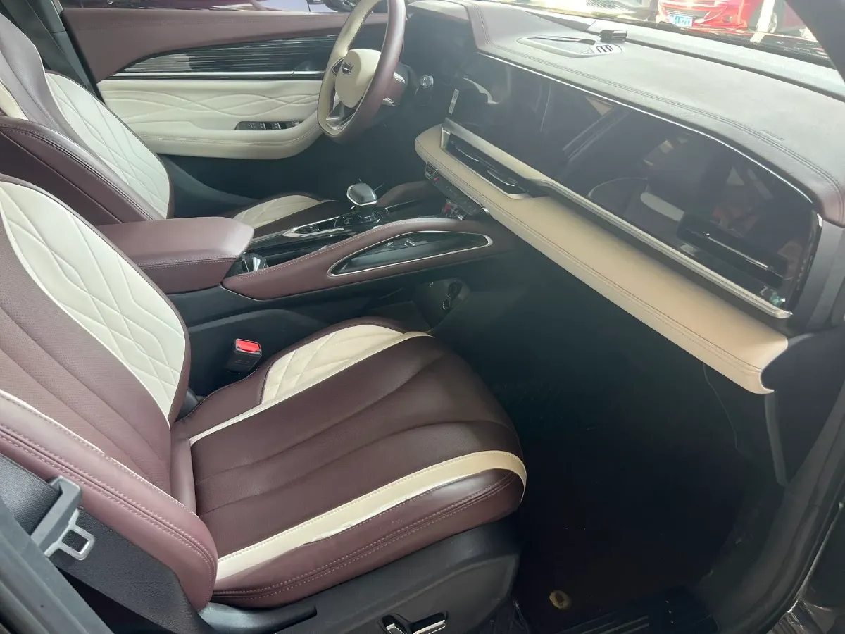 2021 Geely Monjaro 2.0T 218HP L4 7DCT,autocango,china used car exporter,china ev exporter,chinese used car exporter,chinese used ev exporter