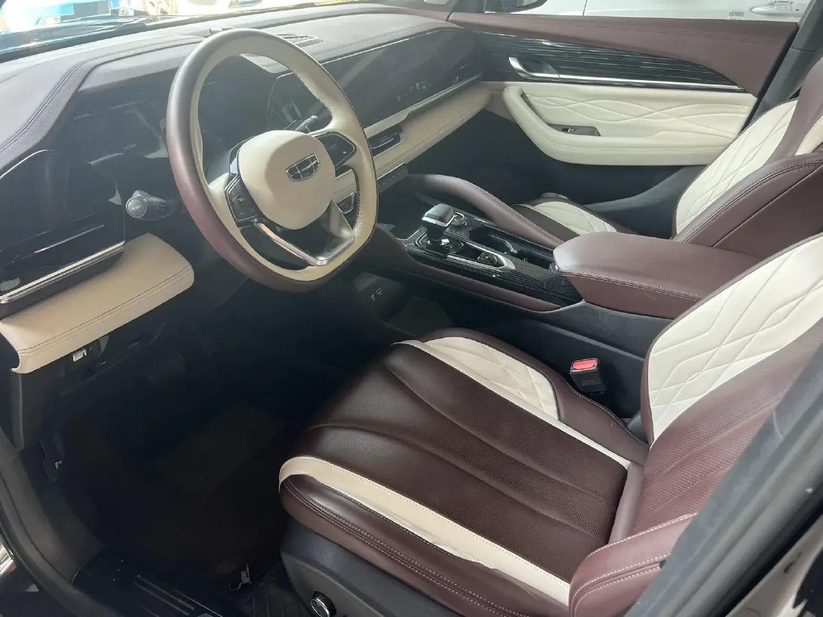 2021 Geely Monjaro 2.0T 218HP L4 7DCT,autocango,china used car exporter,china ev exporter,chinese used car exporter,chinese used ev exporter