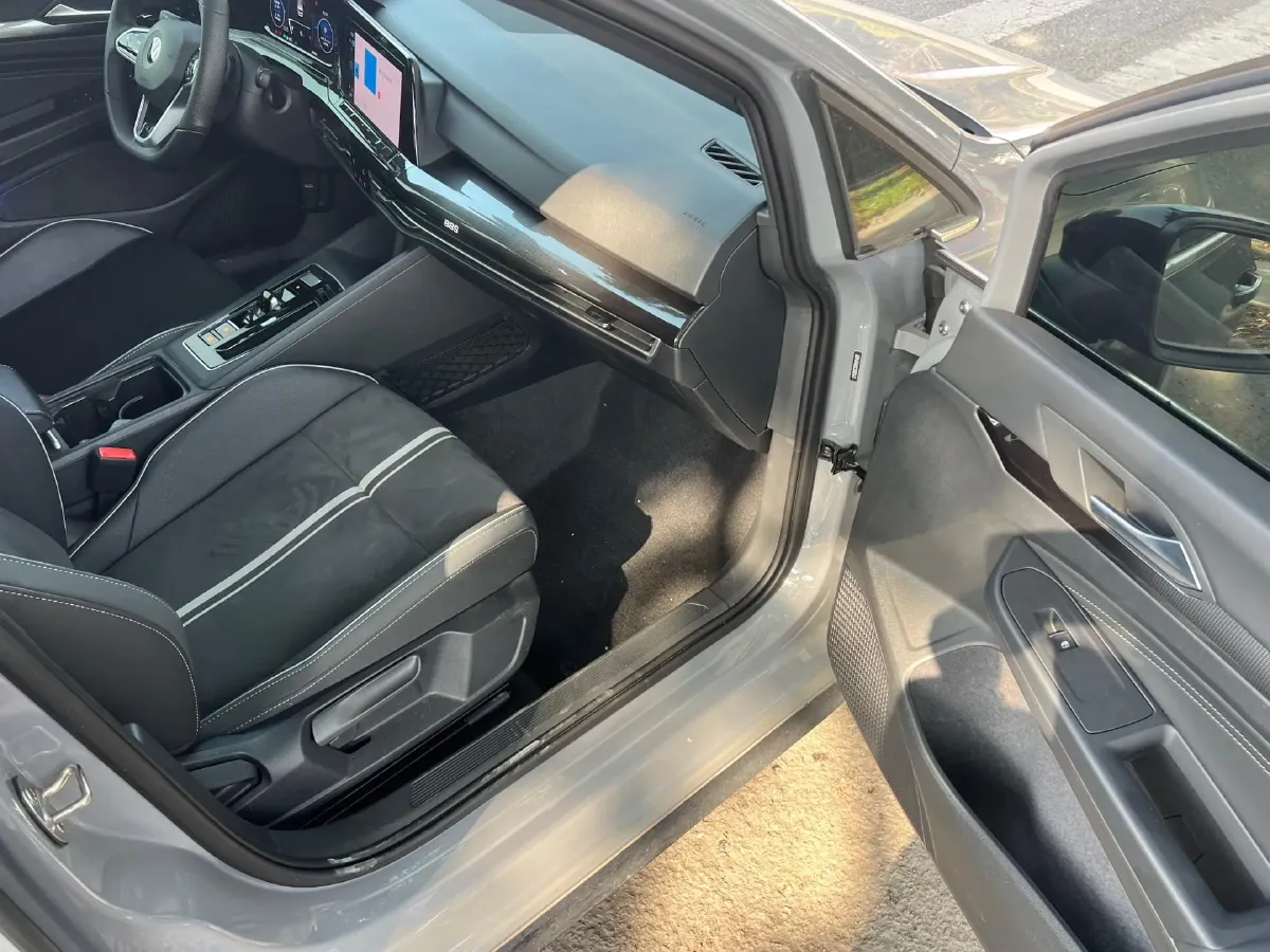 2023 Volkswagen Golf 1.4T 150HP L4 7DCT,autocango,china used car exporter,china ev exporter,chinese used car exporter,chinese used ev exporter