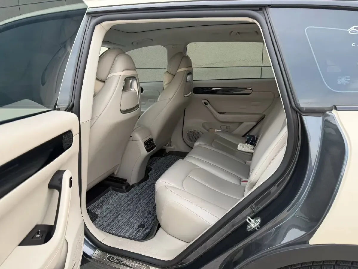 2023 Leapmotor C11 Range Extended 131HP REEV 30.1KWH,autocango,china used car exporter,china ev exporter,chinese used car exporter,chinese used ev exporter