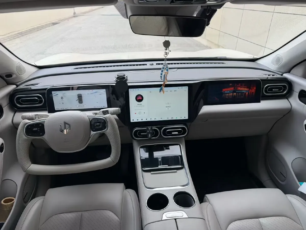 2023 Leapmotor C11 Range Extended 131HP REEV 30.1KWH,autocango,china used car exporter,china ev exporter,chinese used car exporter,chinese used ev exporter