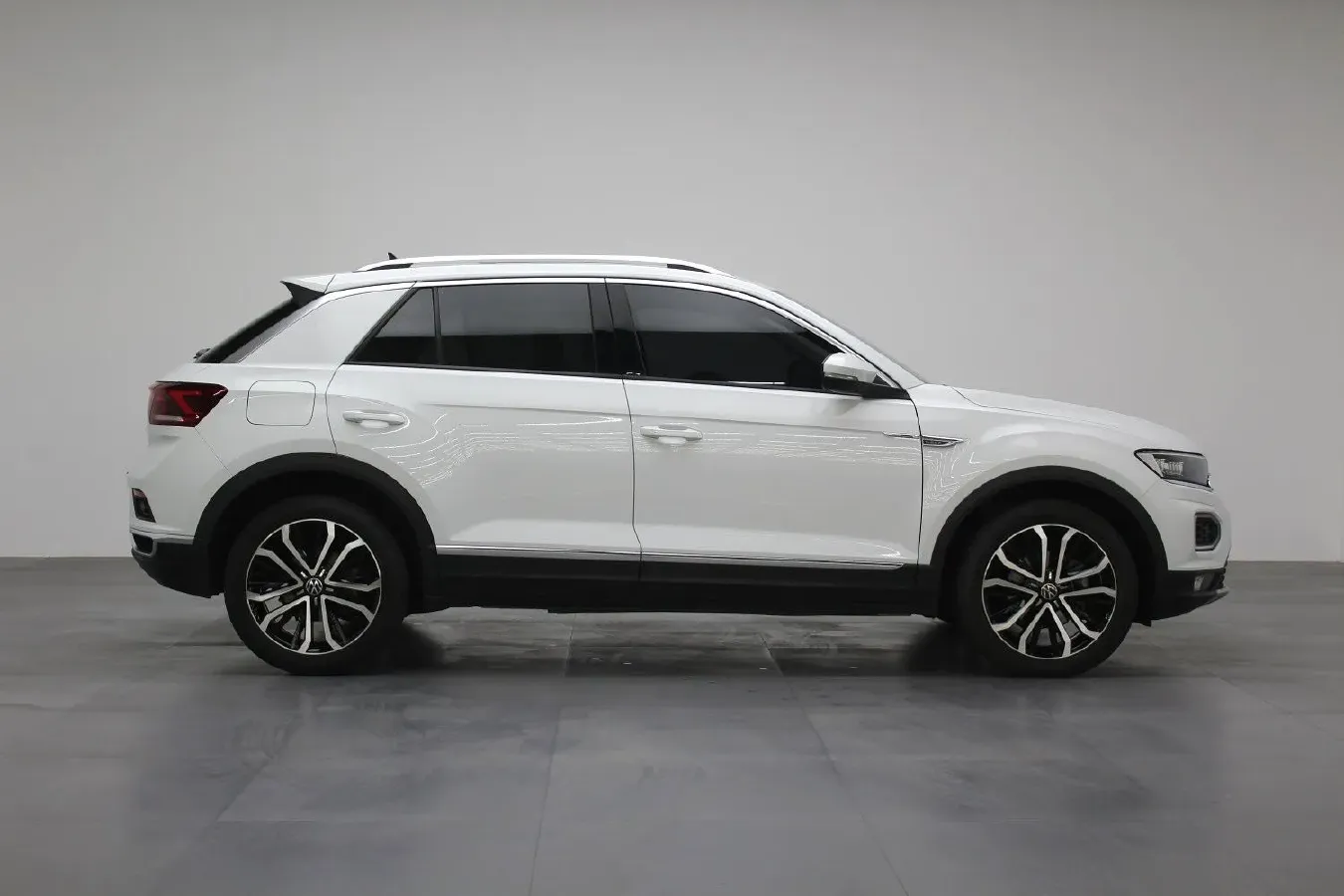 2022 Volkswagen T-Roc 1.4T 150HP L4 7DCT,autocango,china used car exporter,china ev exporter,chinese used car exporter,chinese used ev exporter