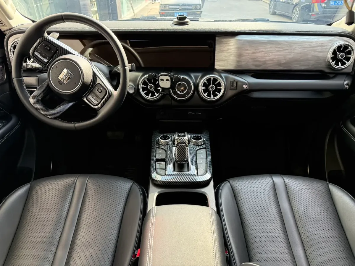 2021 Tank 300 2.0T 227HP L4 8AT,autocango,china used car exporter,china ev exporter,chinese used car exporter,chinese used ev exporter