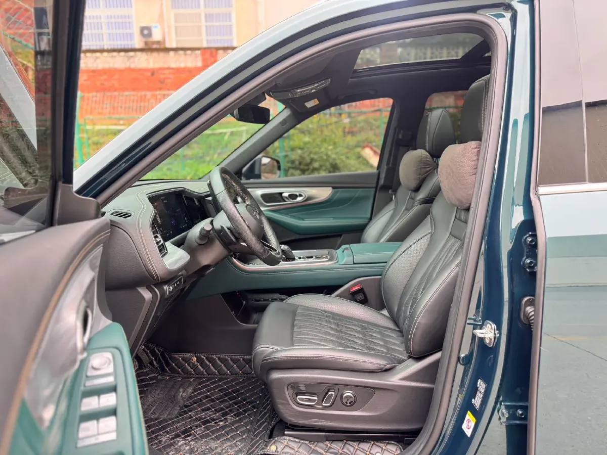 2022 GAC Trumpchi GS8 2.0T 252HP L4 8AT,autocango,china used car exporter,china ev exporter,chinese used car exporter,chinese used ev exporter