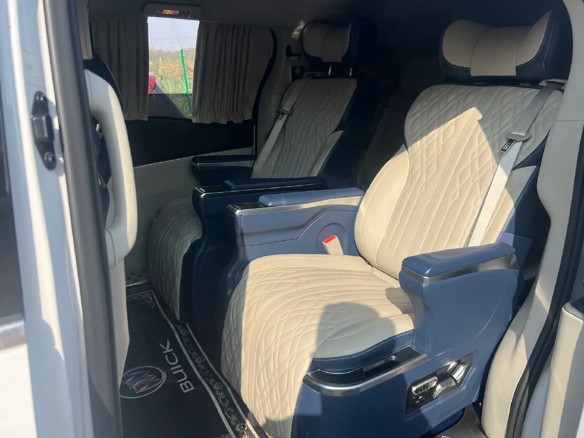 2021 Buick GL8 2.0T 237HP L4 9AT,autocango,china used car exporter,china ev exporter,chinese used car exporter,chinese used ev exporter