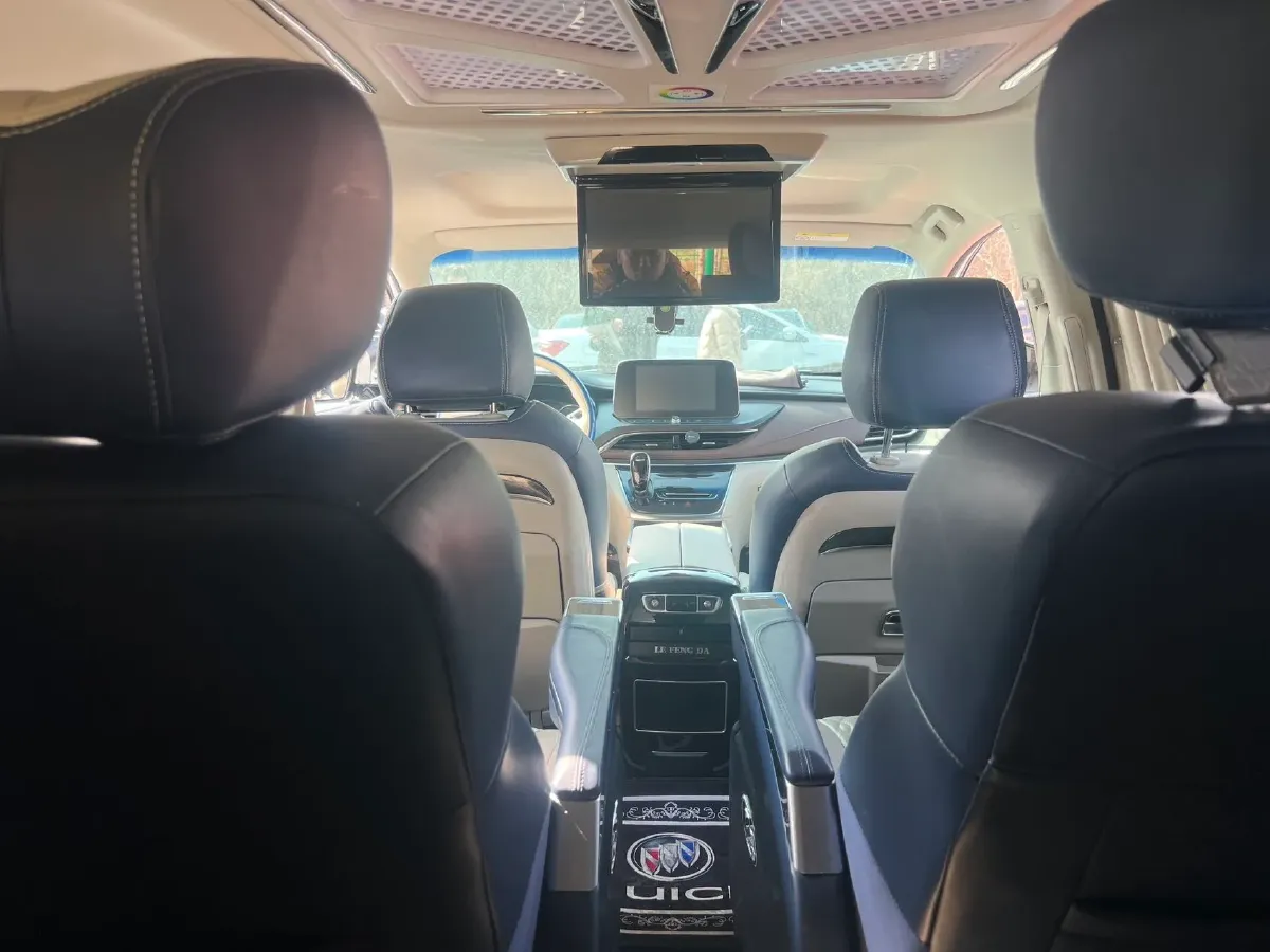 2021 Buick GL8 2.0T 237HP L4 9AT,autocango,china used car exporter,china ev exporter,chinese used car exporter,chinese used ev exporter