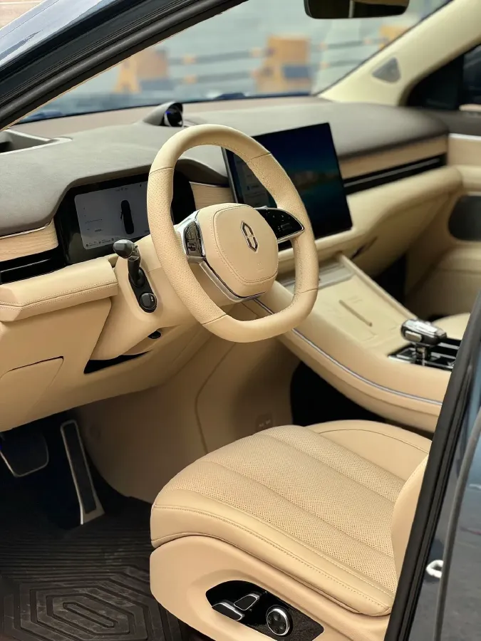 2024 AITO AITO M7 1.5T 152HP L4 REEV 42KWH,autocango,china used car exporter,china ev exporter,chinese used car exporter,chinese used ev exporter