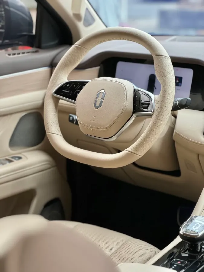 2024 AITO AITO M7 1.5T 152HP L4 REEV 42KWH,autocango,china used car exporter,china ev exporter,chinese used car exporter,chinese used ev exporter