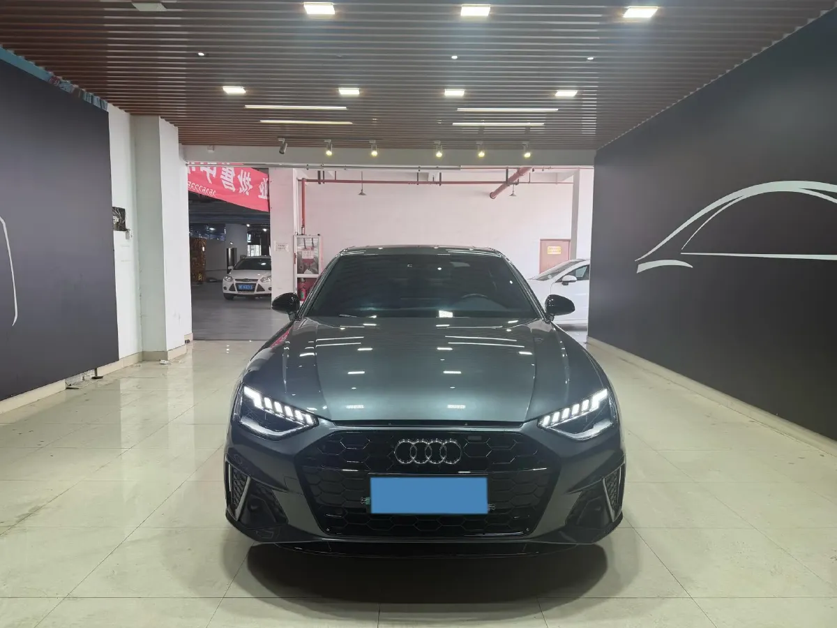 2024 Audi A4L 2.0T 190HP L4 7DCT,autocango,china used car exporter,china ev exporter,chinese used car exporter,chinese used ev exporter