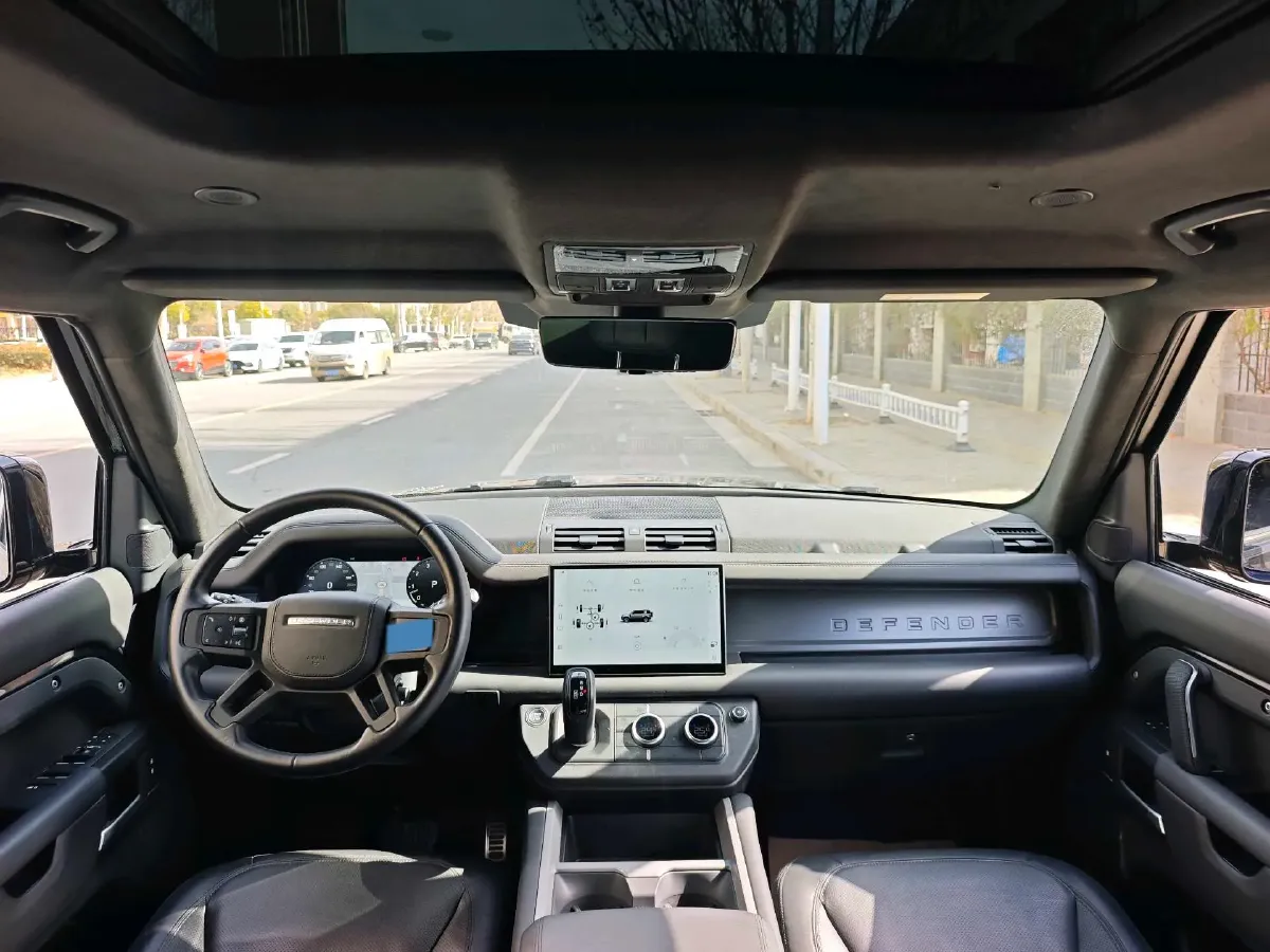 2025 Land Rover Defender 3.0T 400HP L6 8AT,autocango,china used car exporter,china ev exporter,chinese used car exporter,chinese used ev exporter