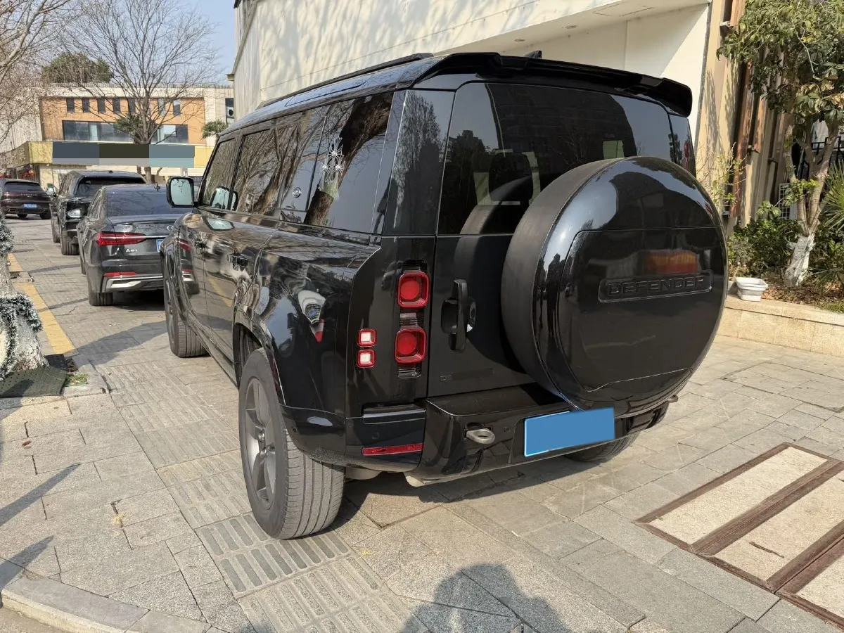 2023 Land Rover Defender 3.0T 400HP L6 8AT,autocango,china used car exporter,china ev exporter,chinese used car exporter,chinese used ev exporter