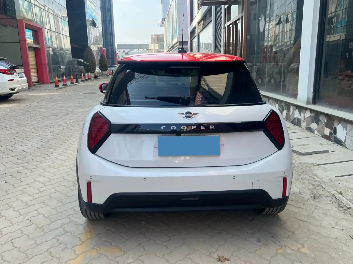 2025 MINI MINI 1.5T 156HP L3 7DCT,autocango,china used car exporter,china ev exporter,chinese used car exporter,chinese used ev exporter