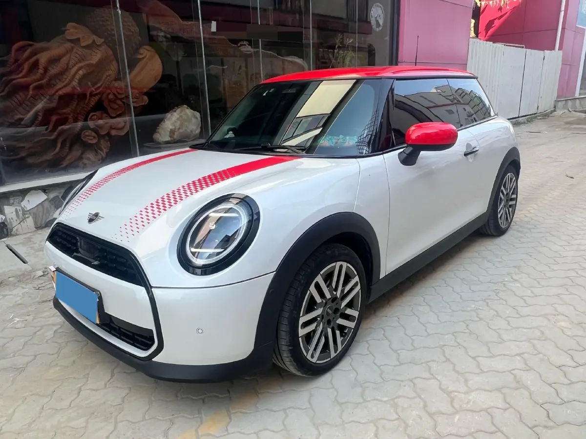 2025 MINI MINI 1.5T 156HP L3 7DCT,autocango,china used car exporter,china ev exporter,chinese used car exporter,chinese used ev exporter