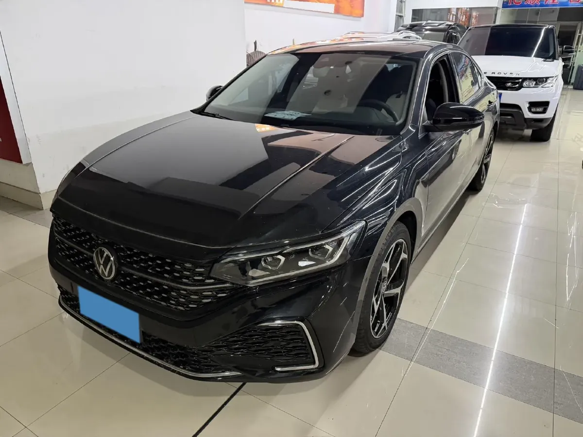 2024 Volkswagen Passat 2.0T 220HP L4 7DCT,autocango,china used car exporter,china ev exporter,chinese used car exporter,chinese used ev exporter