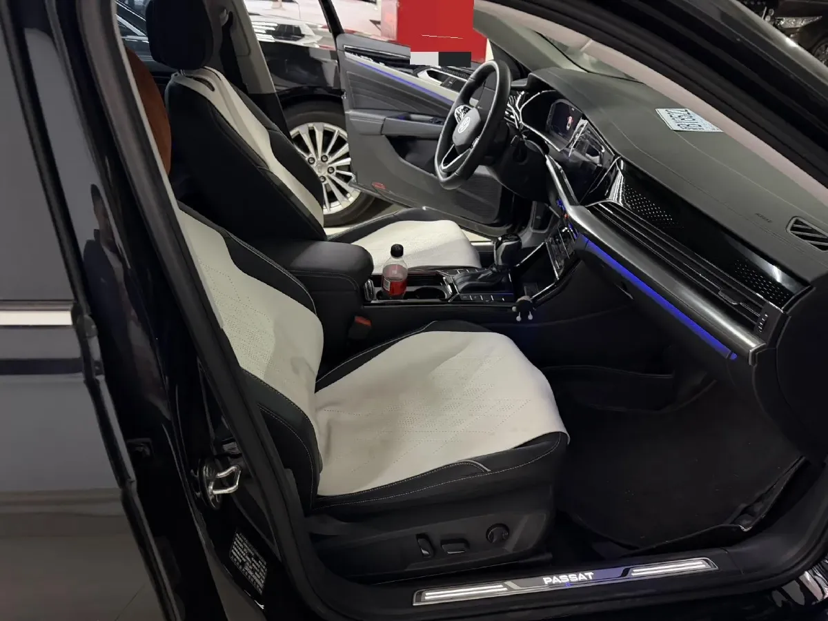 2024 Volkswagen Passat 2.0T 220HP L4 7DCT,autocango,china used car exporter,china ev exporter,chinese used car exporter,chinese used ev exporter