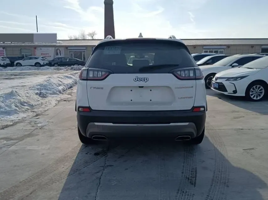 2019 Jeep Cherokee 2.0T 234HP L4 9AT,autocango,china used car exporter,china ev exporter,chinese used car exporter,chinese used ev exporter