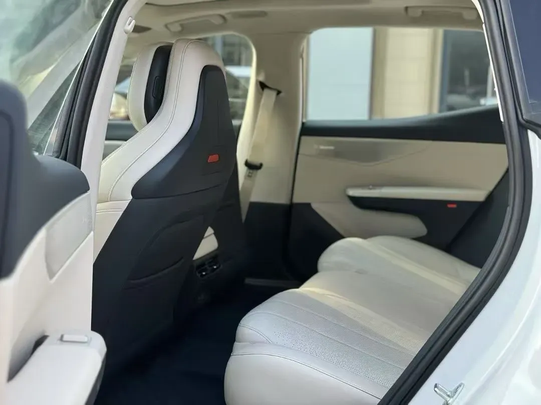 2024 LYNK&CO 01 2.0T 254HP L4 8AT,autocango,china used car exporter,china ev exporter,chinese used car exporter,chinese used ev exporter