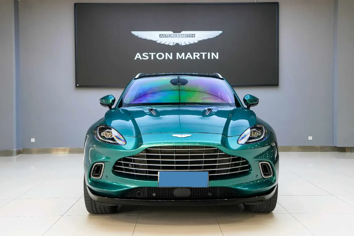 2022 Aston Martin DBX 4.0T 550HP V8 9AT,autocango,china used car exporter,china ev exporter,chinese used car exporter,chinese used ev exporter