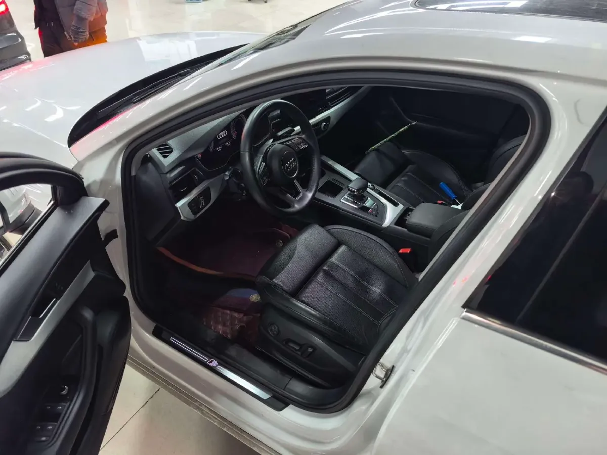 2020 Audi A4L 2.0T 150HP L4 7DCT,autocango,china used car exporter,china ev exporter,chinese used car exporter,chinese used ev exporter