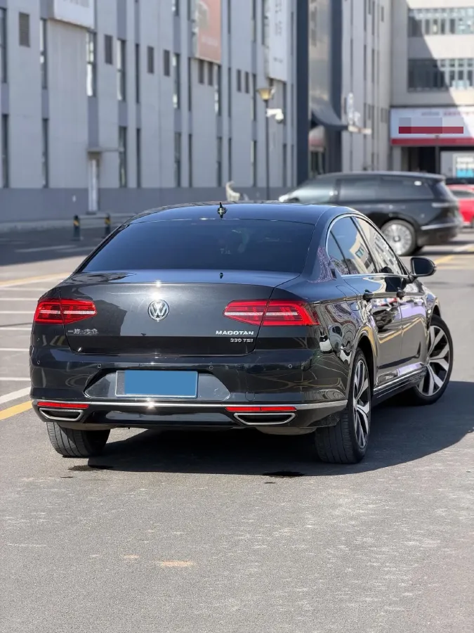 2019 Volkswagen Magotan 2.0T 186HP L4 7DCT,autocango,china used car exporter,china ev exporter,chinese used car exporter,chinese used ev exporter