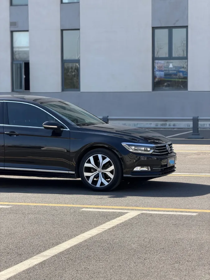 2019 Volkswagen Magotan 2.0T 186HP L4 7DCT,autocango,china used car exporter,china ev exporter,chinese used car exporter,chinese used ev exporter