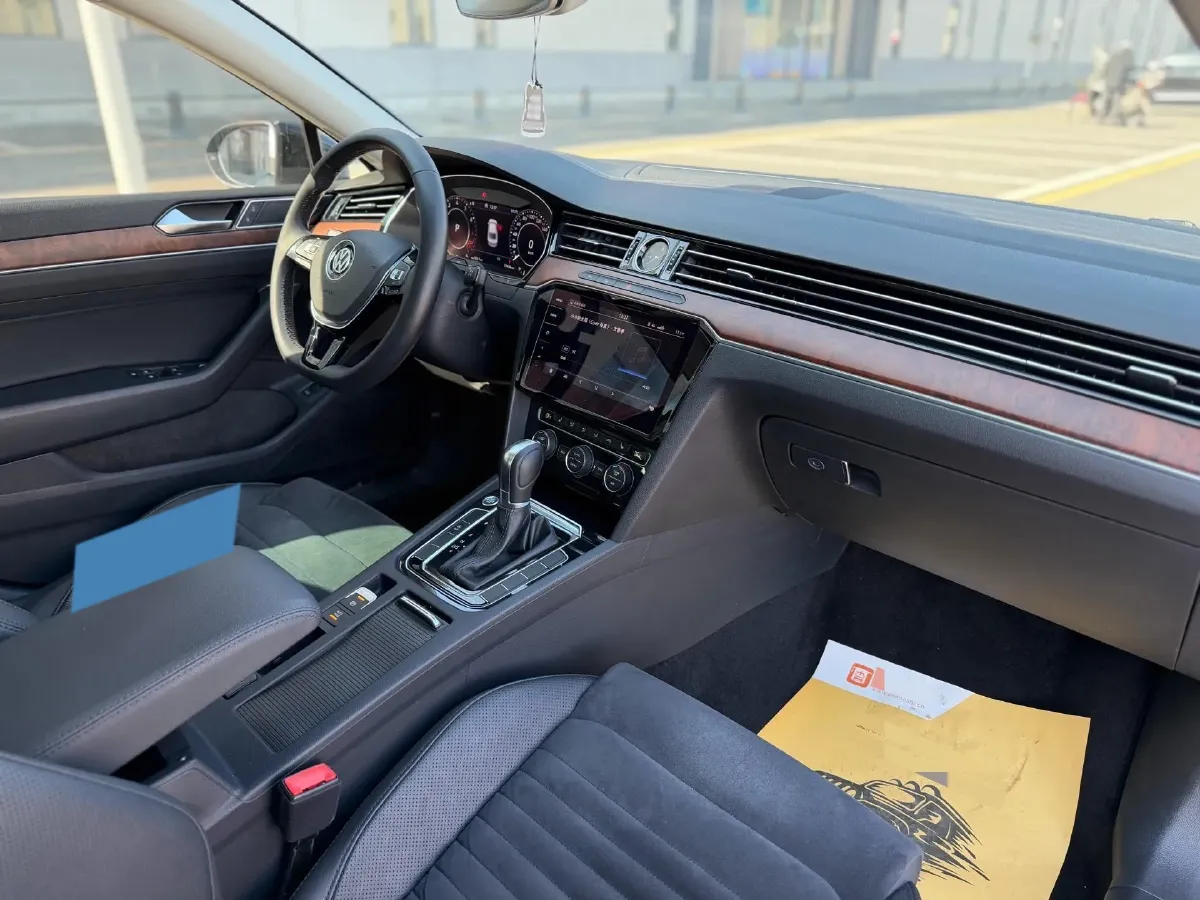 2019 Volkswagen Magotan 2.0T 186HP L4 7DCT,autocango,china used car exporter,china ev exporter,chinese used car exporter,chinese used ev exporter