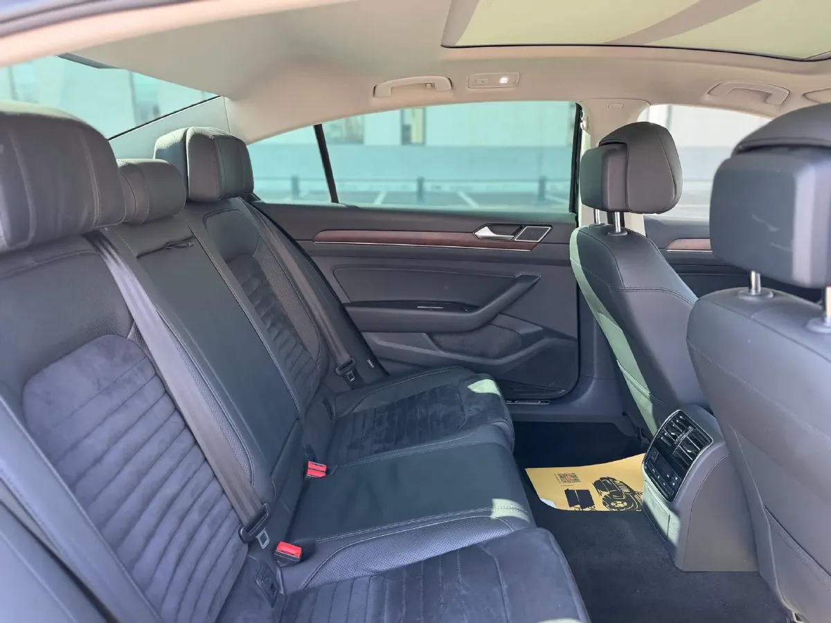 2019 Volkswagen Magotan 2.0T 186HP L4 7DCT,autocango,china used car exporter,china ev exporter,chinese used car exporter,chinese used ev exporter