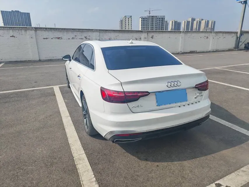2022 Audi A4L 2.0T 190HP L4 7DCT,autocango,china used car exporter,china ev exporter,chinese used car exporter,chinese used ev exporter