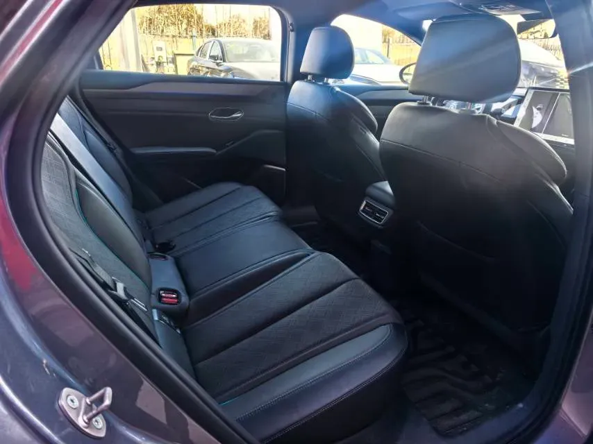 2025 BYD QinL BEV,autocango,china used car exporter,china ev exporter,chinese used car exporter,chinese used ev exporter